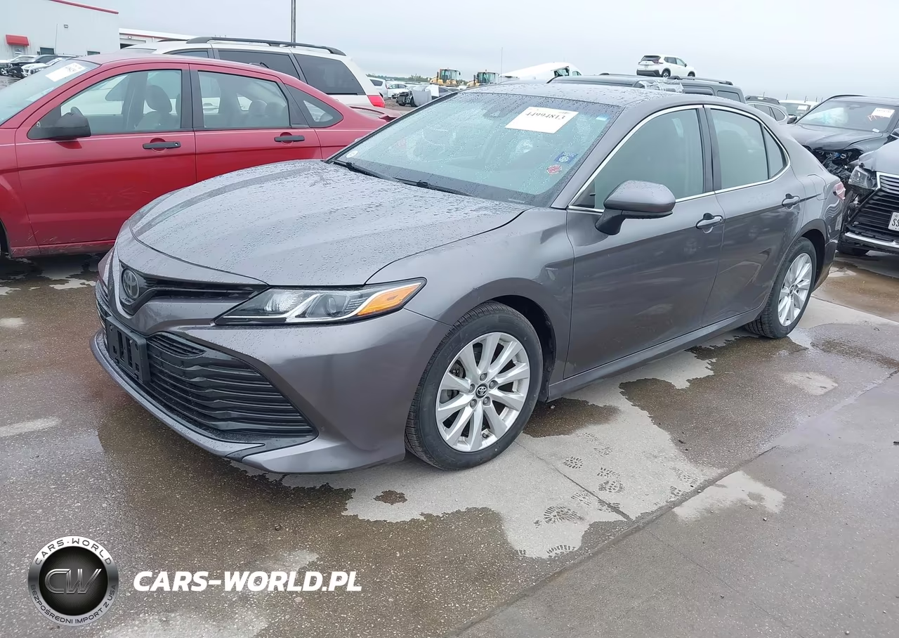2018 Toyota Camry Le VIN:4T1B11HK1JU545079 - 2
