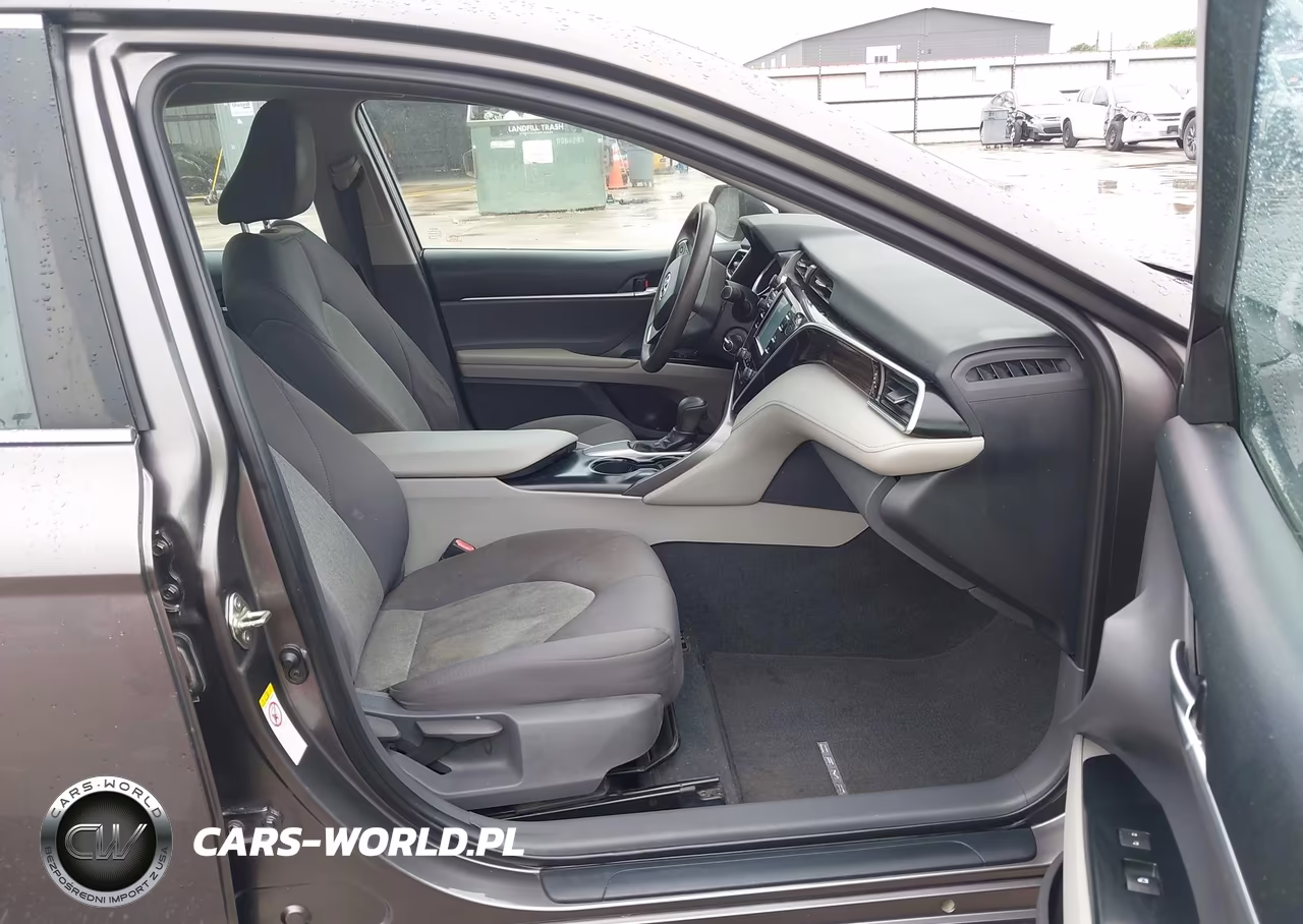 2018 Toyota Camry Le VIN:4T1B11HK1JU545079 - 5