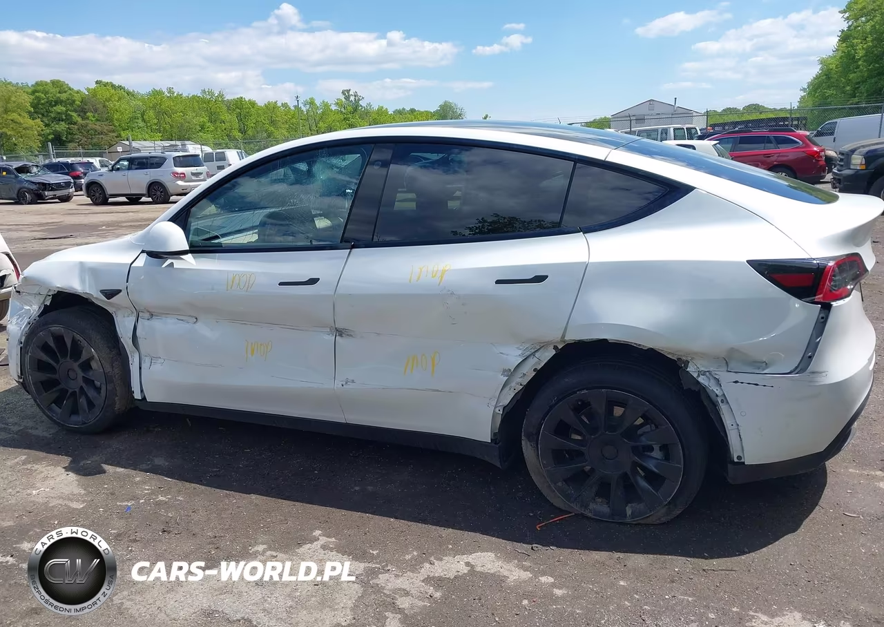 2022 Tesla Model Y Long Range Dual Motor All-Wheel Drive VIN:7SAYGDEE0NF390037 - 13