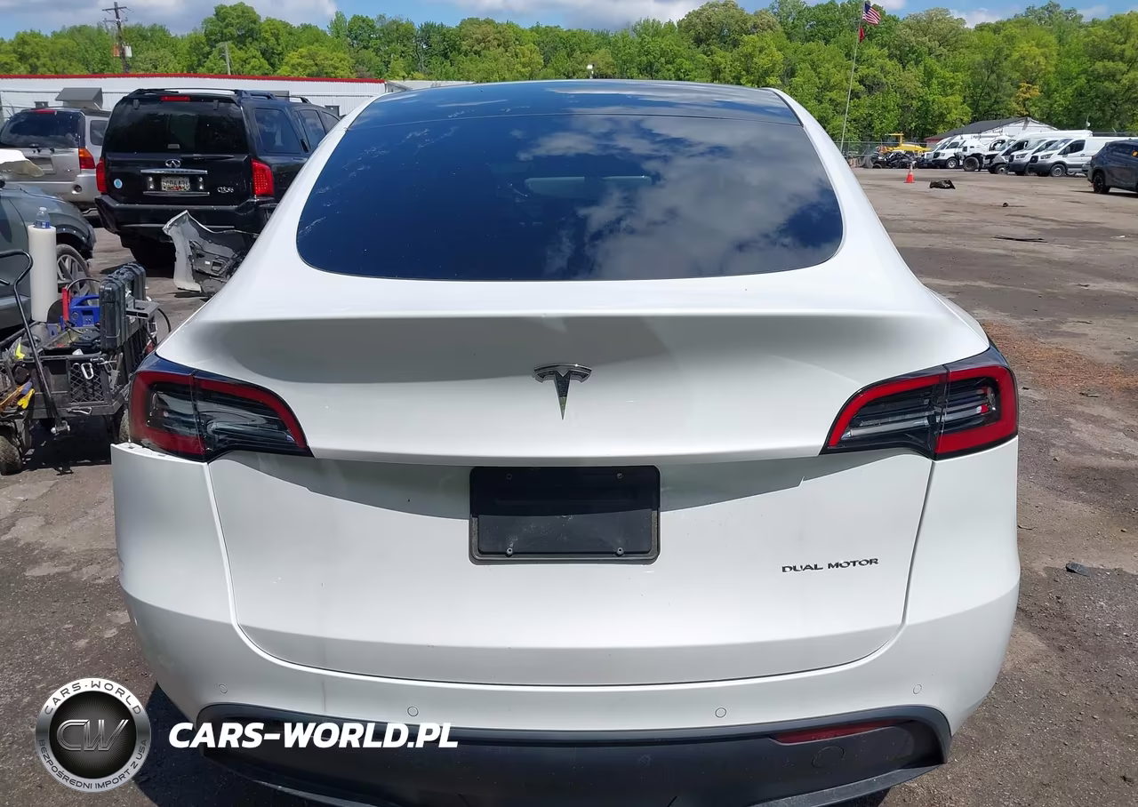 2022 Tesla Model Y Long Range Dual Motor All-Wheel Drive VIN:7SAYGDEE0NF390037 - 15