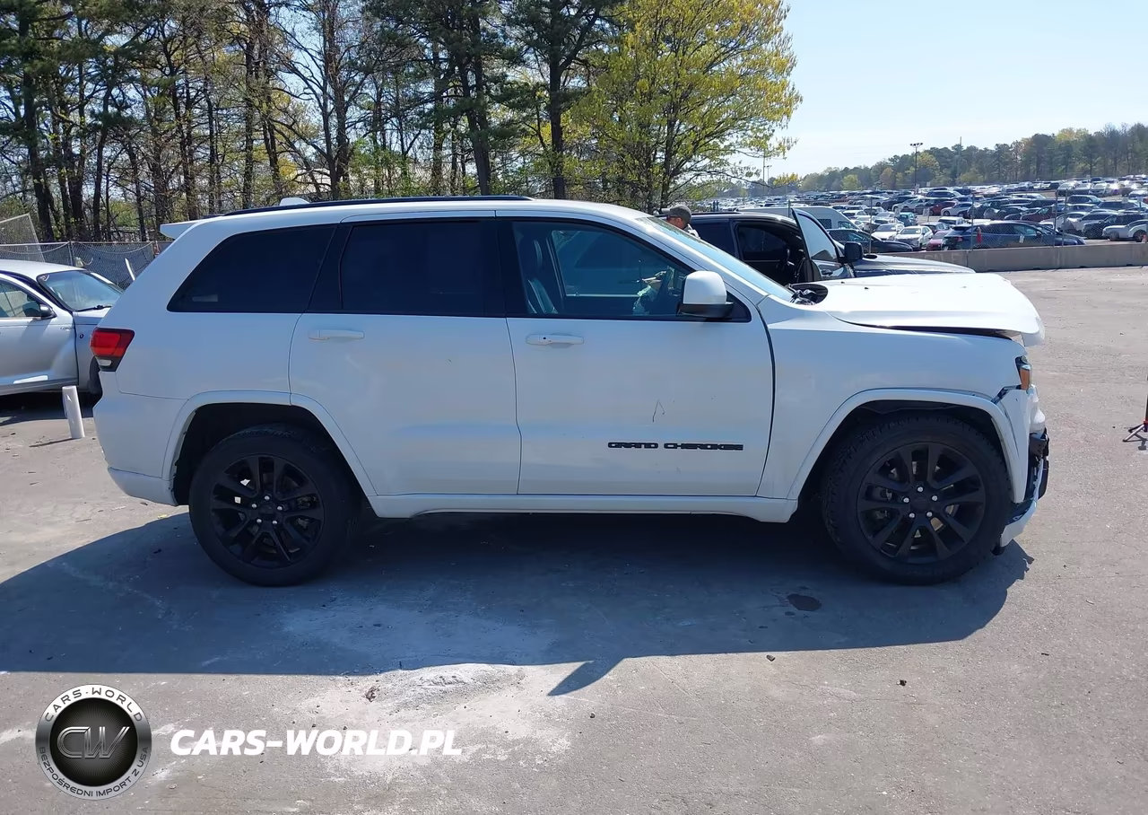 2021 Jeep Grand Cherokee Laredo X 4X4 VIN:1C4RJFAG4MC621569 - 13