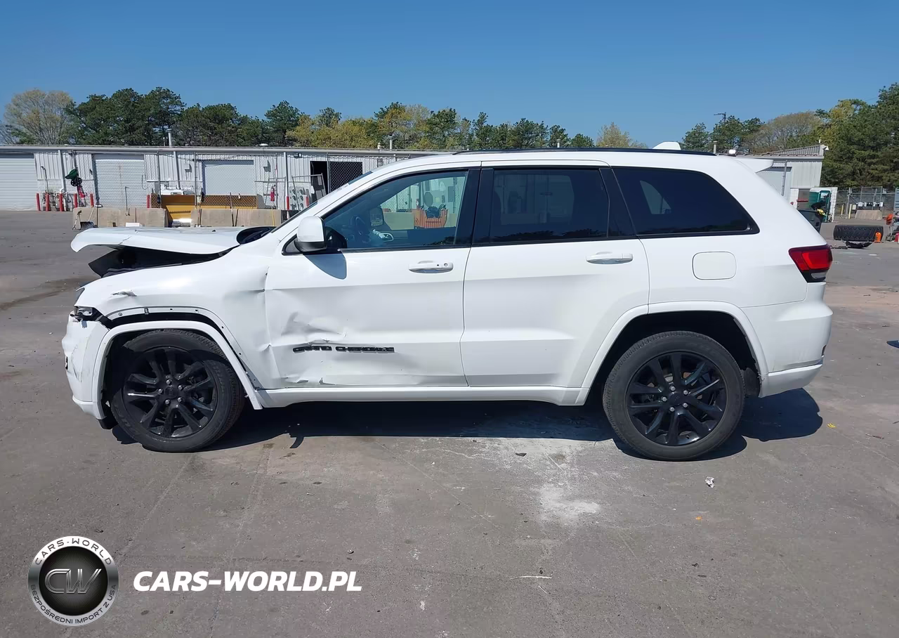 2021 Jeep Grand Cherokee Laredo X 4X4 VIN:1C4RJFAG4MC621569 - 14