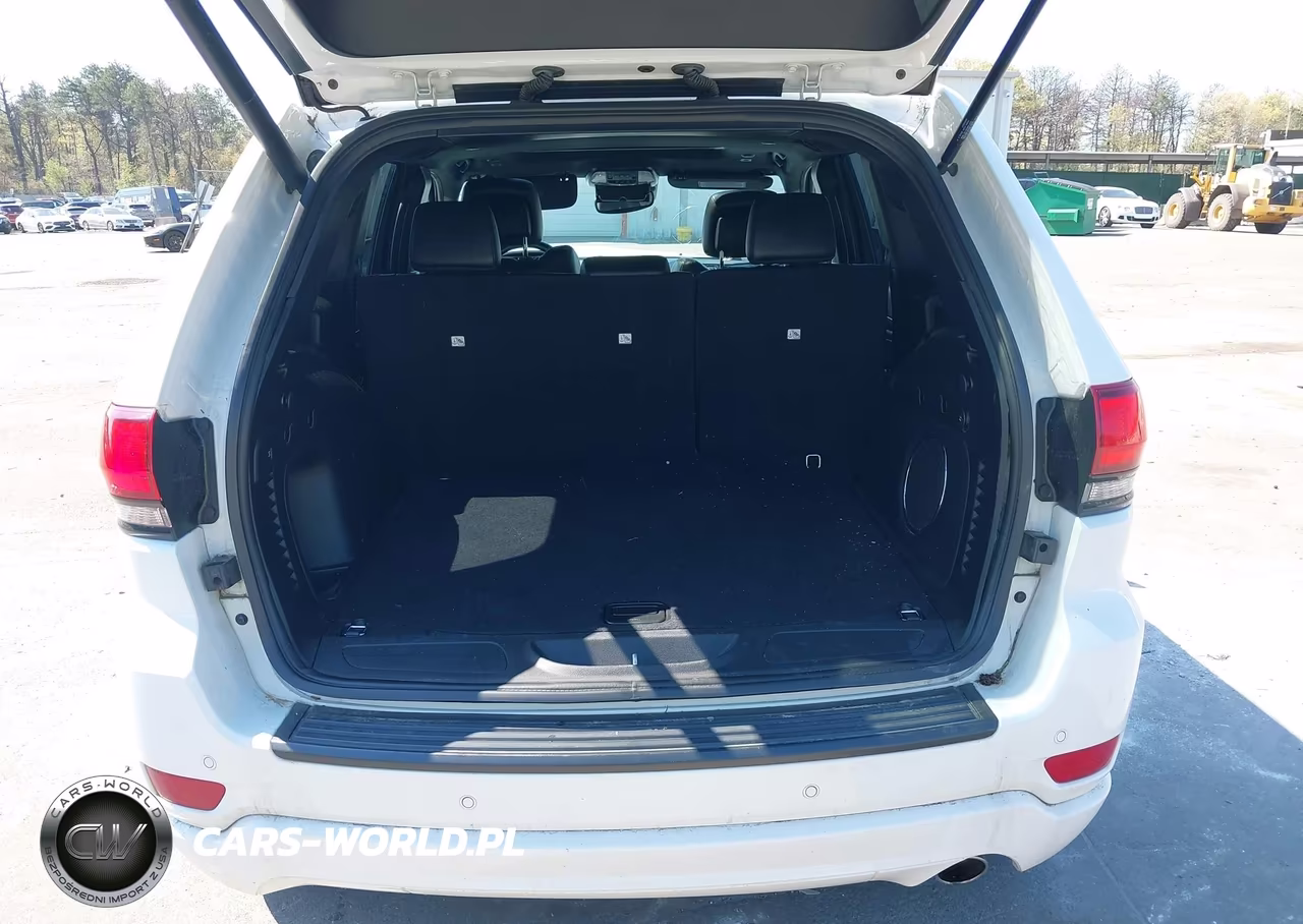 2021 Jeep Grand Cherokee Laredo X 4X4 VIN:1C4RJFAG4MC621569 - 17