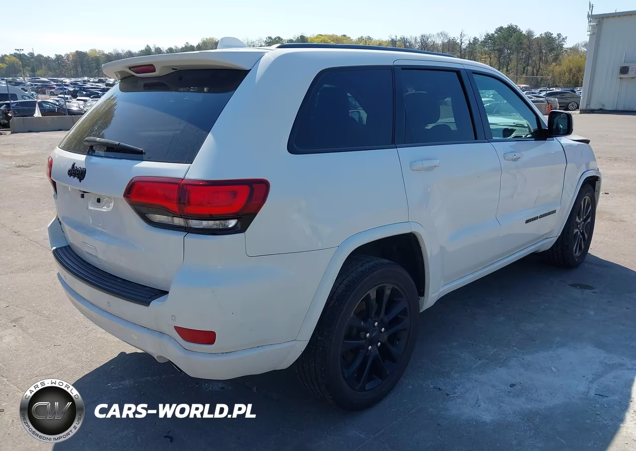 2021 Jeep Grand Cherokee Laredo X 4X4 VIN:1C4RJFAG4MC621569 - 4