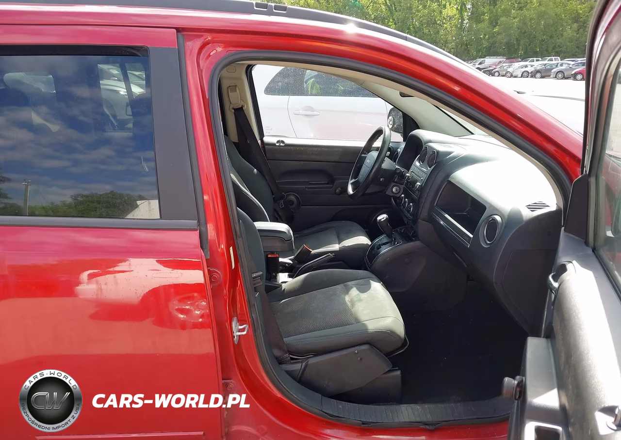 2010 Jeep Compass Sport VIN:1J4NT1FA3AD660461 - 5