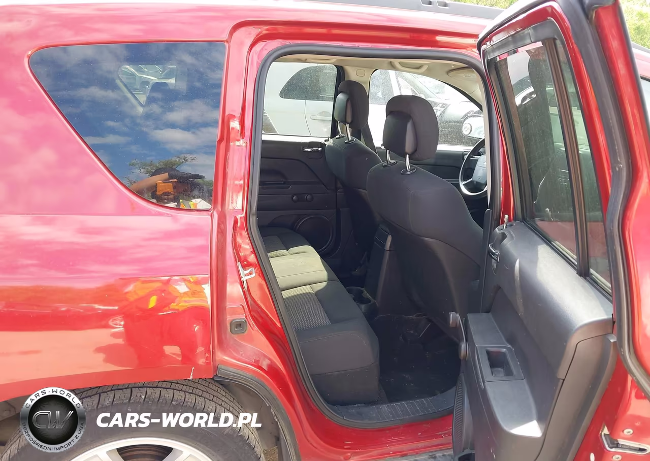 2010 Jeep Compass Sport VIN:1J4NT1FA3AD660461 - 8