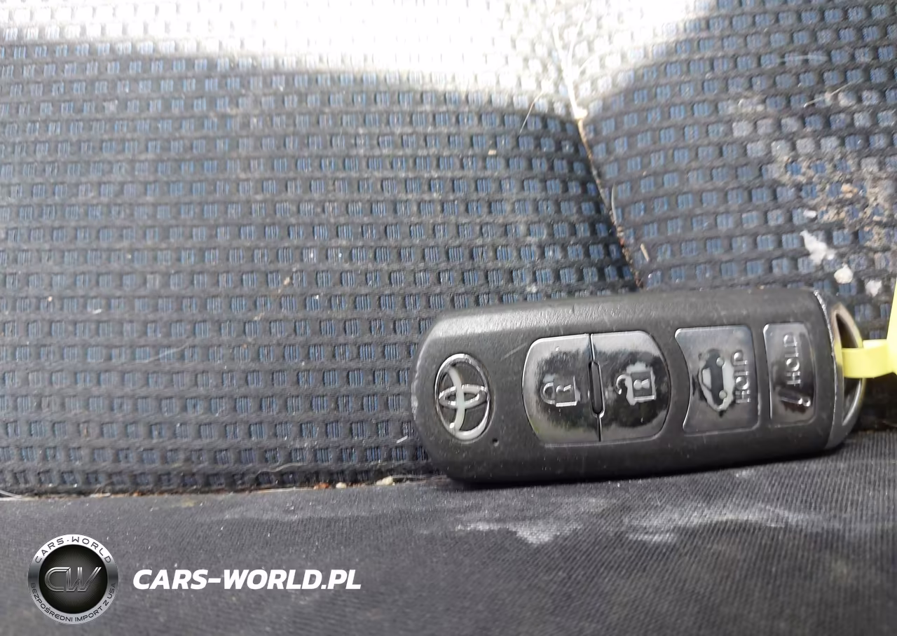 2018 Toyota Yaris Ia VIN:3MYDLBYV2JY302371 - 11