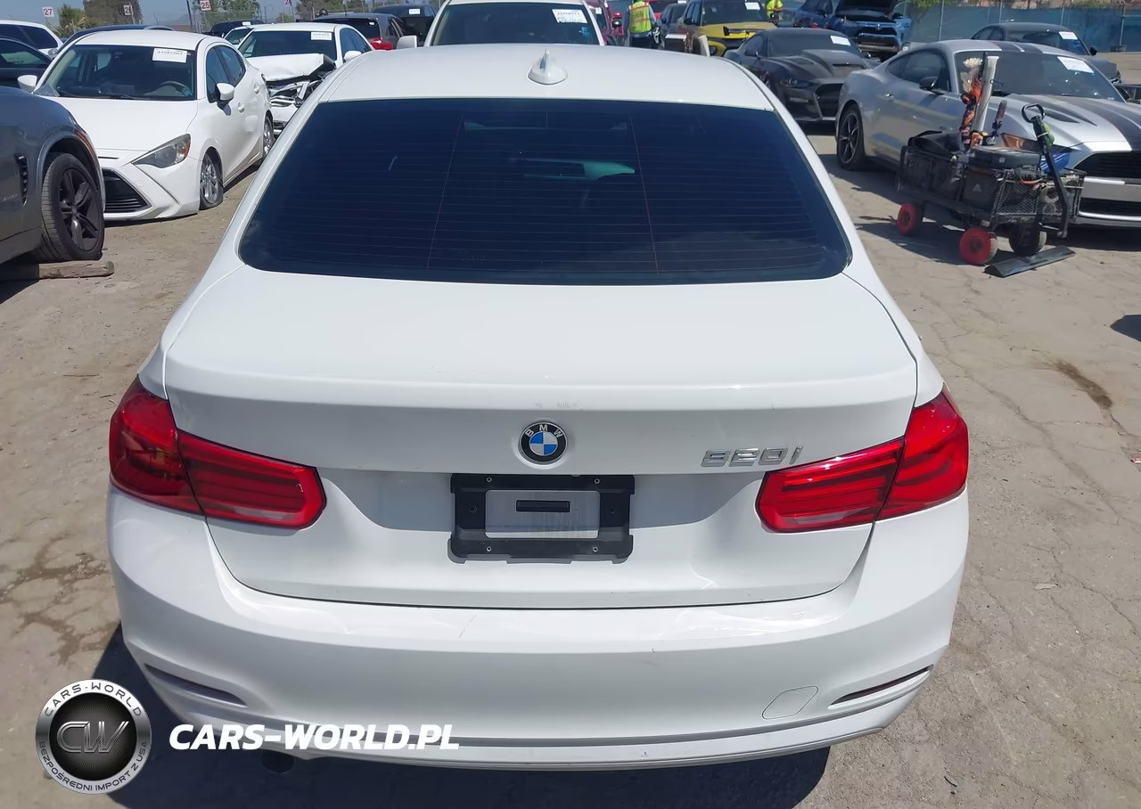 2018 BMW 320I VIN:WBA8E1G57JNU89560 - 16