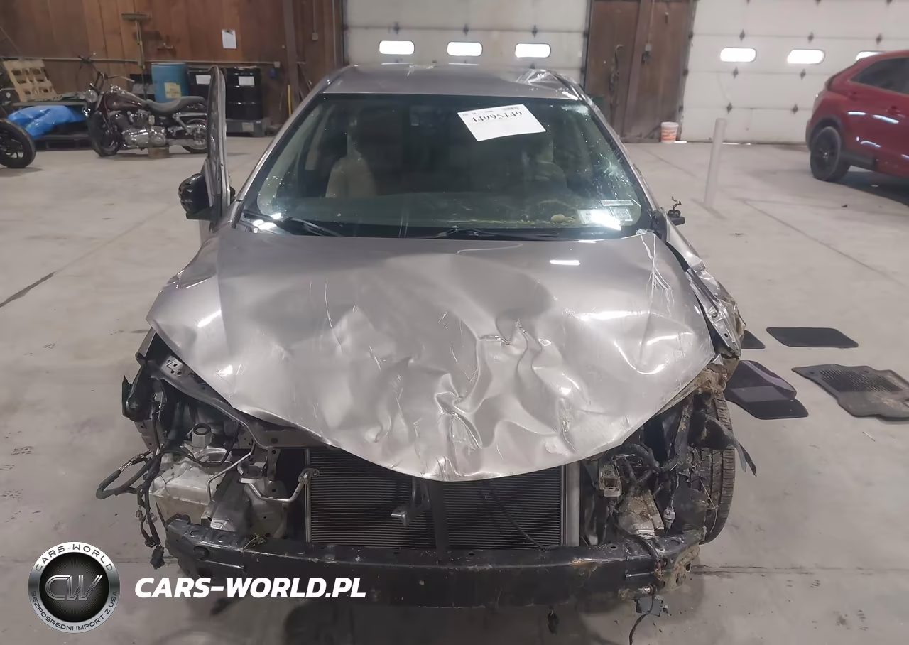 2016 Toyota Corolla Le VIN:2T1BURHE1GC590758 - 12