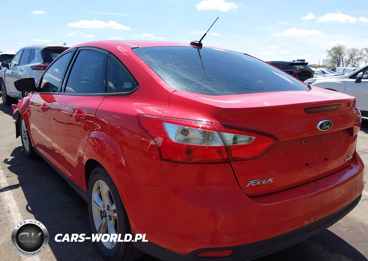 2014 Ford Focus Se VIN:1FADP3F2XEL322101 - 3