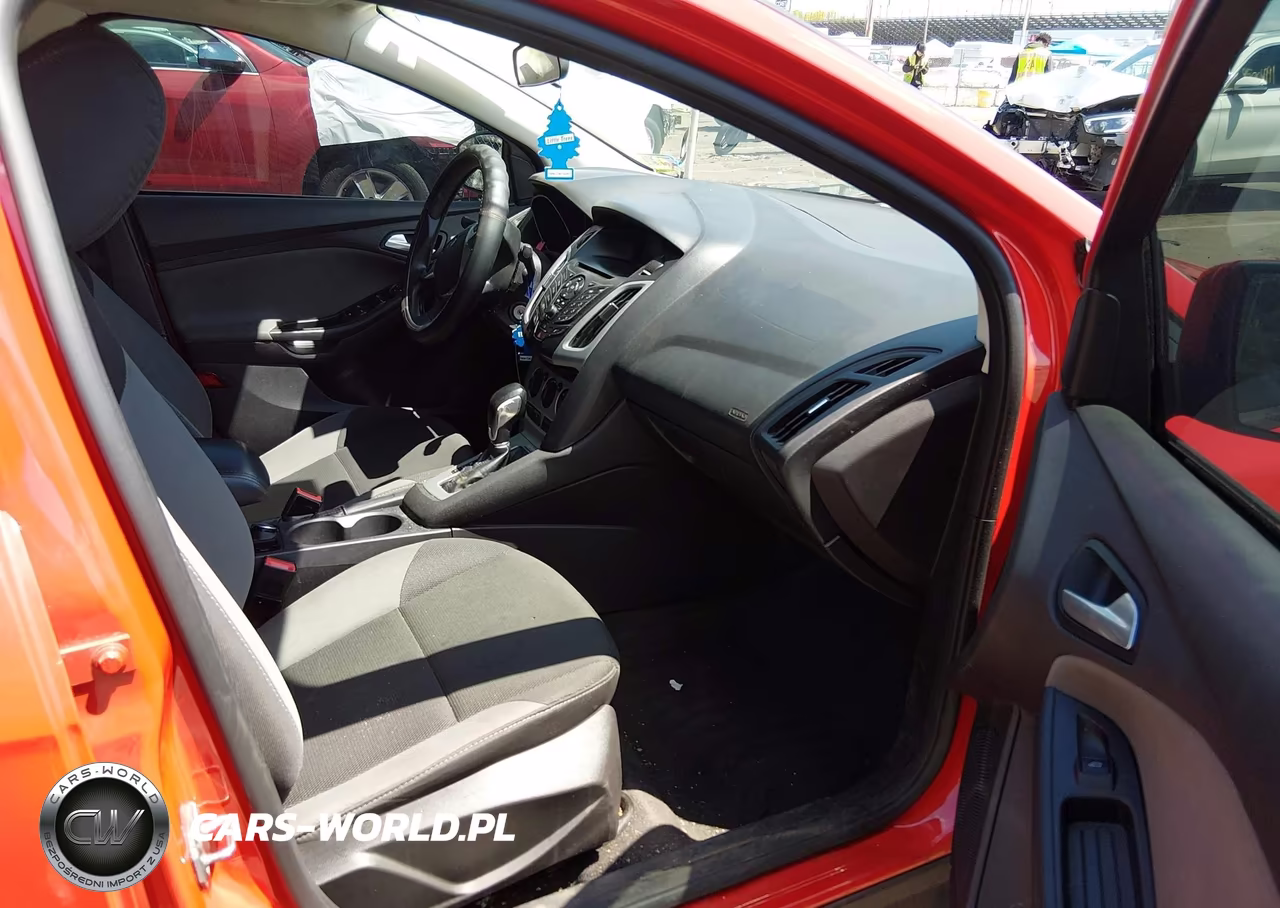 2014 Ford Focus Se VIN:1FADP3F2XEL322101 - 5