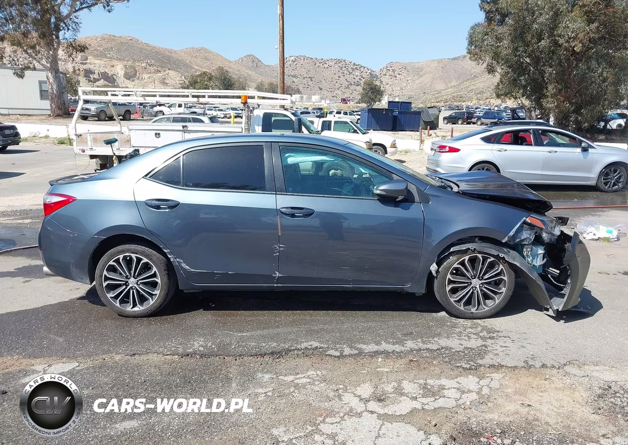 2015 Toyota Corolla S Plus VIN:5YFBURHE7FP200812 - 13