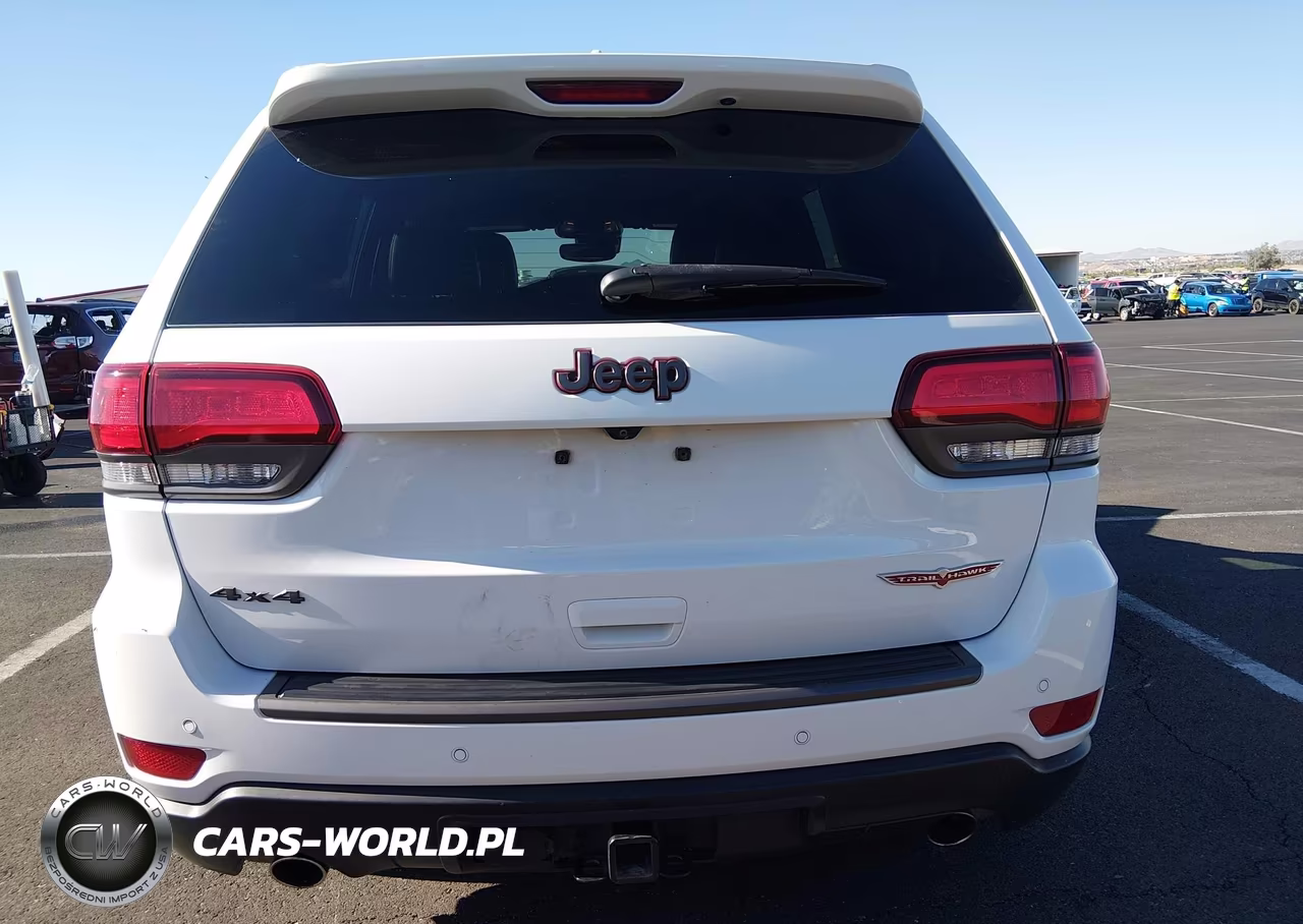 2018 Jeep Grand Cherokee Trailhawk 4X4 VIN:1C4RJFLG3JC145579 - 17