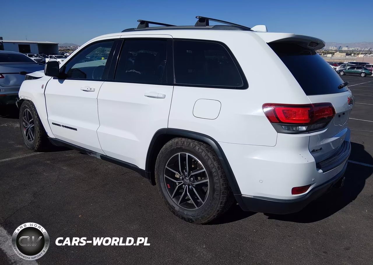 2018 Jeep Grand Cherokee Trailhawk 4X4 VIN:1C4RJFLG3JC145579 - 3