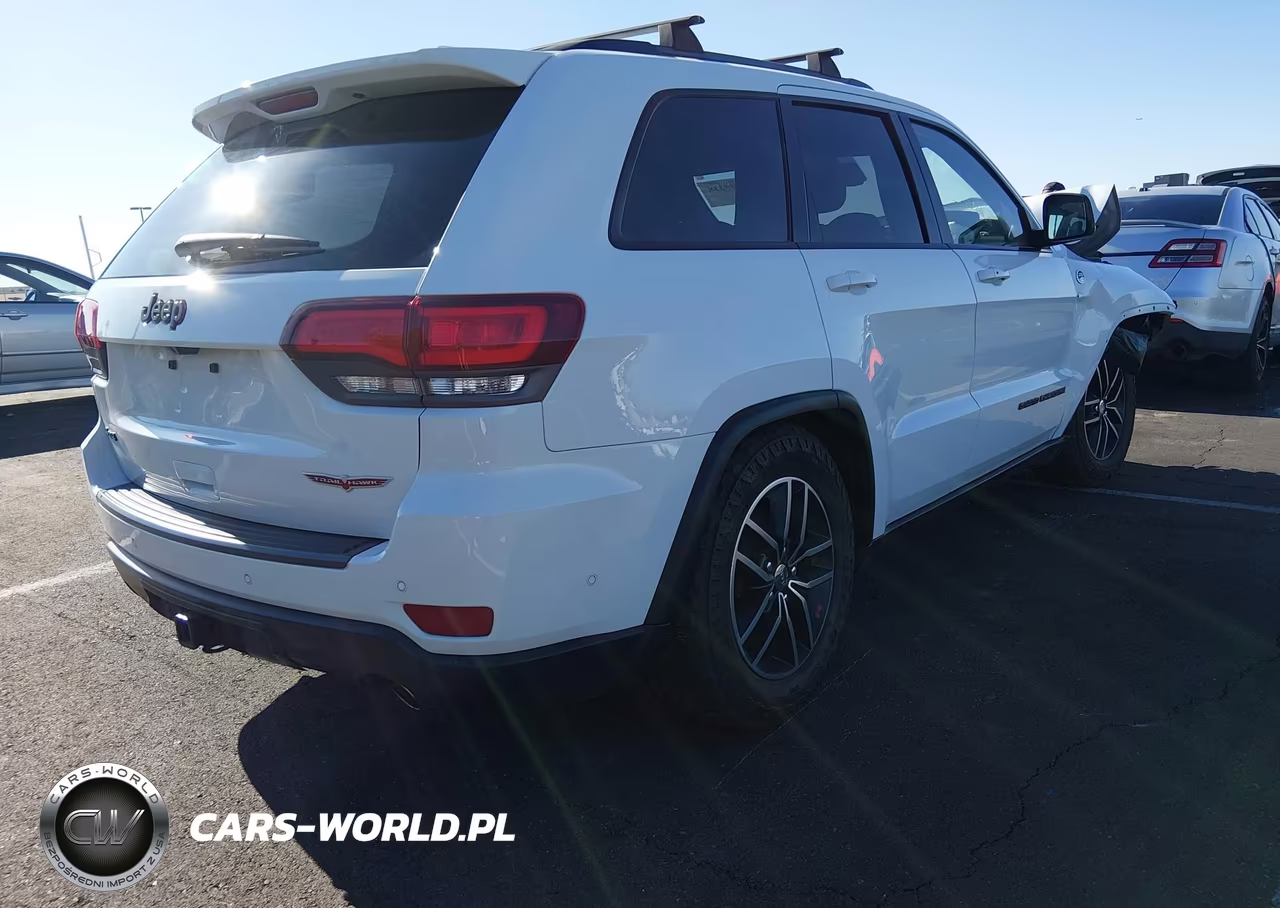 2018 Jeep Grand Cherokee Trailhawk 4X4 VIN:1C4RJFLG3JC145579 - 4