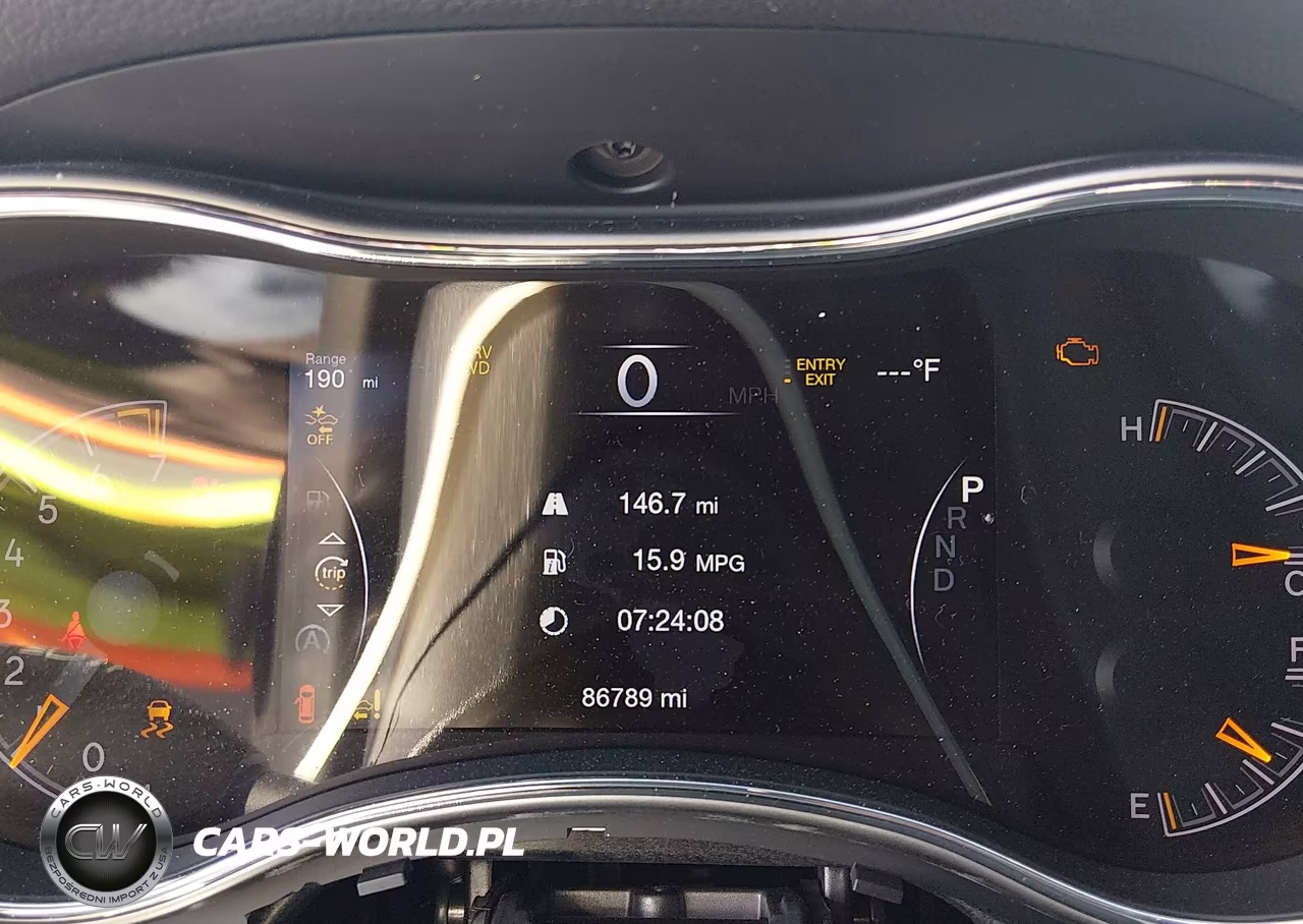 2018 Jeep Grand Cherokee Trailhawk 4X4 VIN:1C4RJFLG3JC145579 - 7