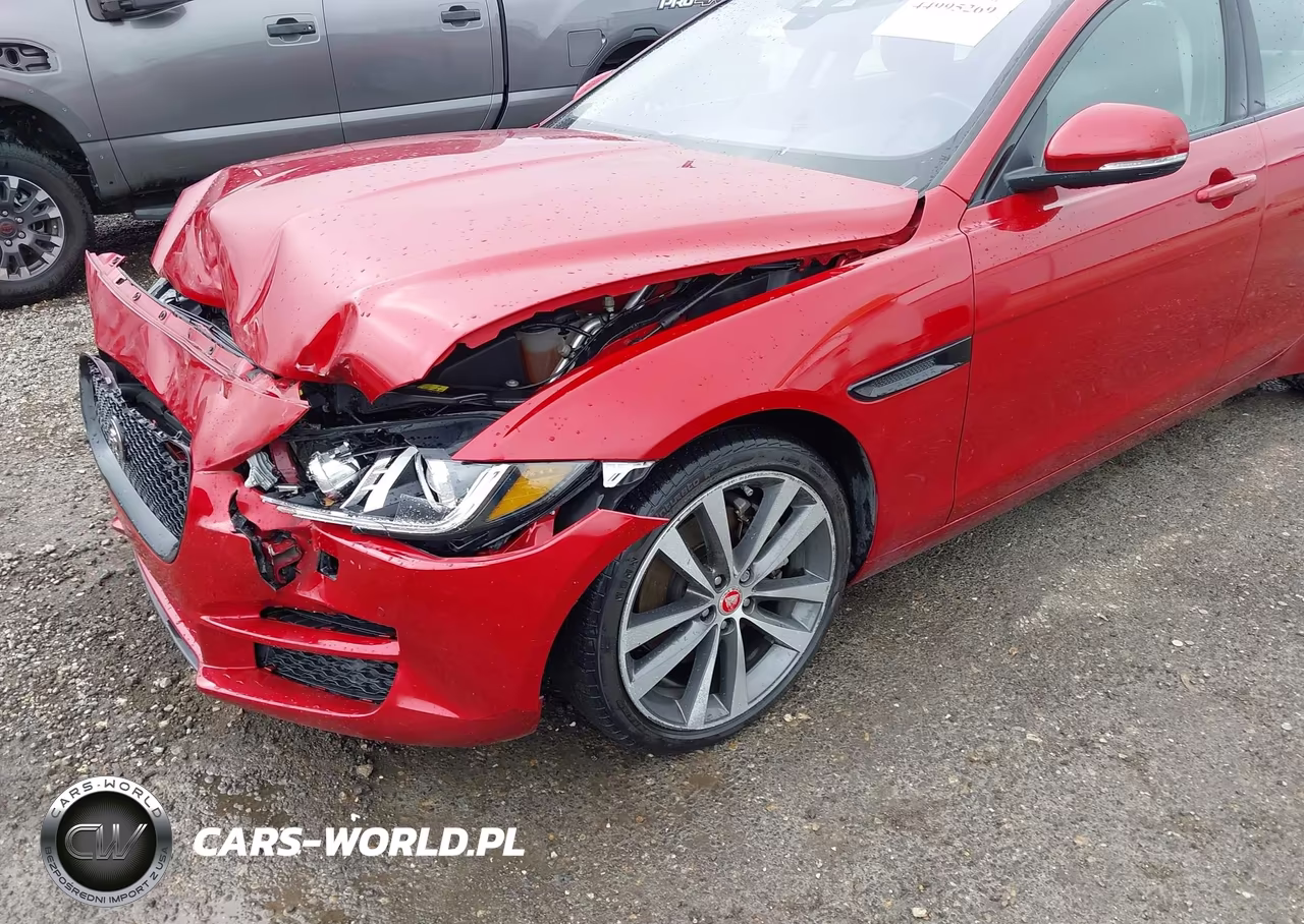 2017 Jaguar Xe 25T Prestige VIN:SAJAE4BG2HA957048 - 17