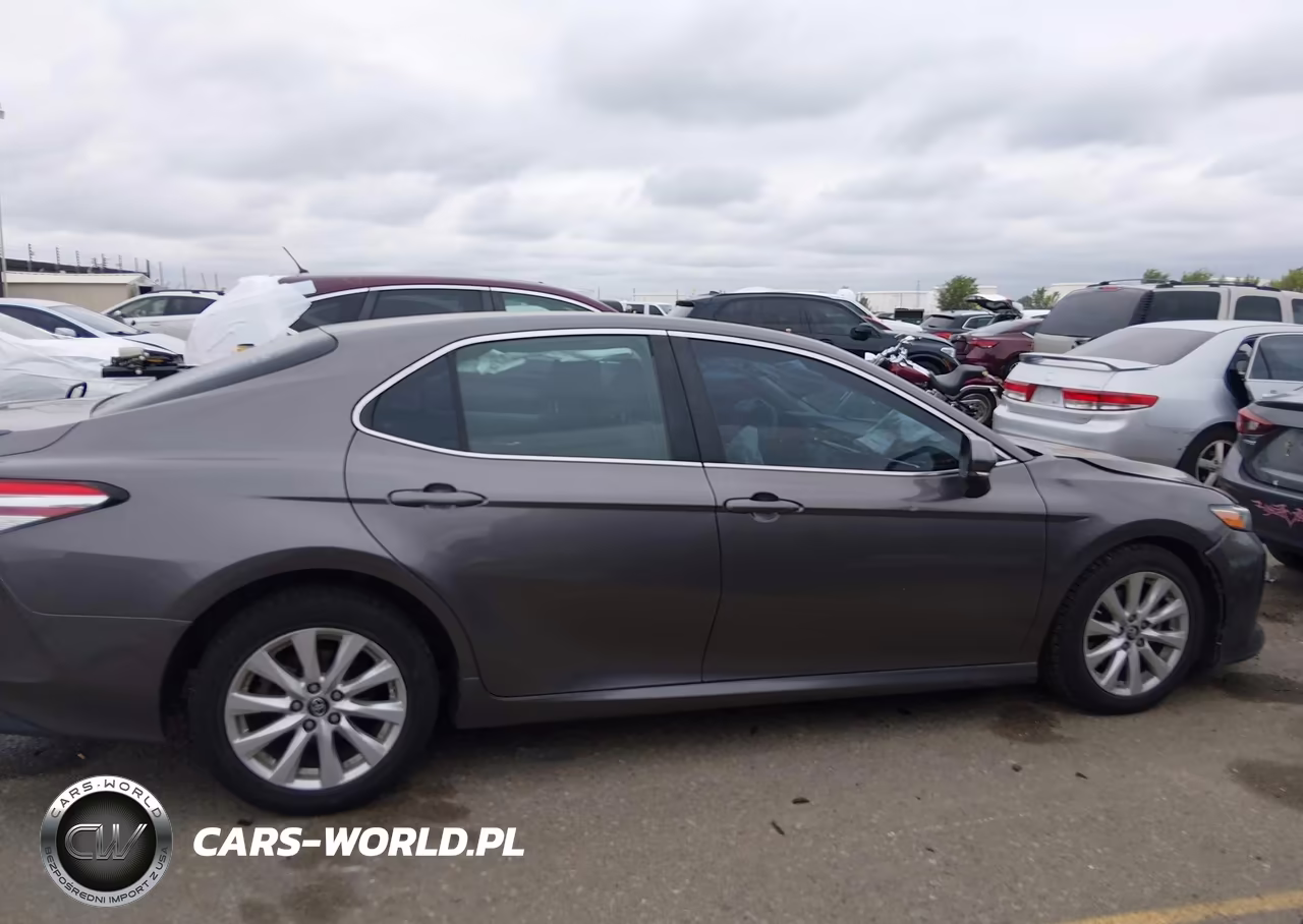 2018 Toyota Camry Le VIN:4T1B11HK6JU019398 - 13