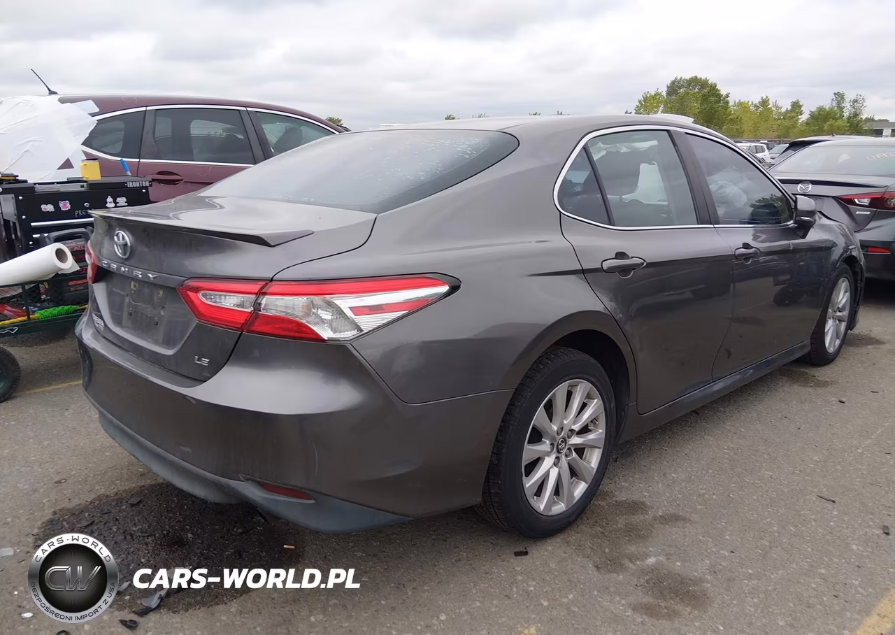 2018 Toyota Camry Le VIN:4T1B11HK6JU019398 - 4