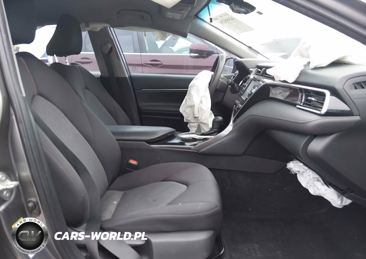 2018 Toyota Camry Le VIN:4T1B11HK6JU019398 - 5