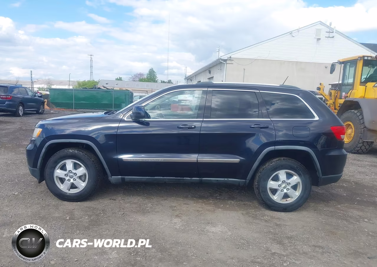 2011 Jeep Grand Cherokee Laredo VIN:1J4RR4GG4BC523346 - 13