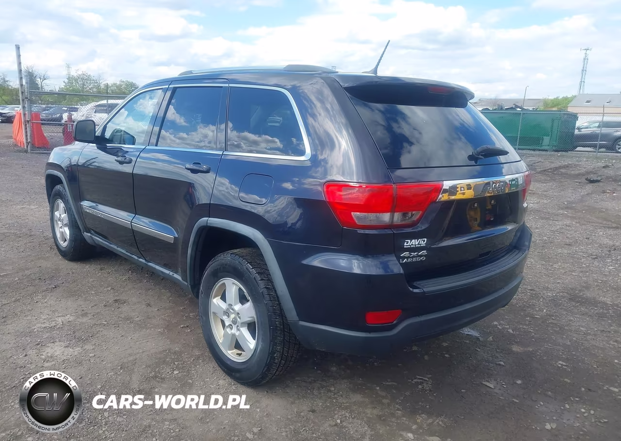 2011 Jeep Grand Cherokee Laredo VIN:1J4RR4GG4BC523346 - 3