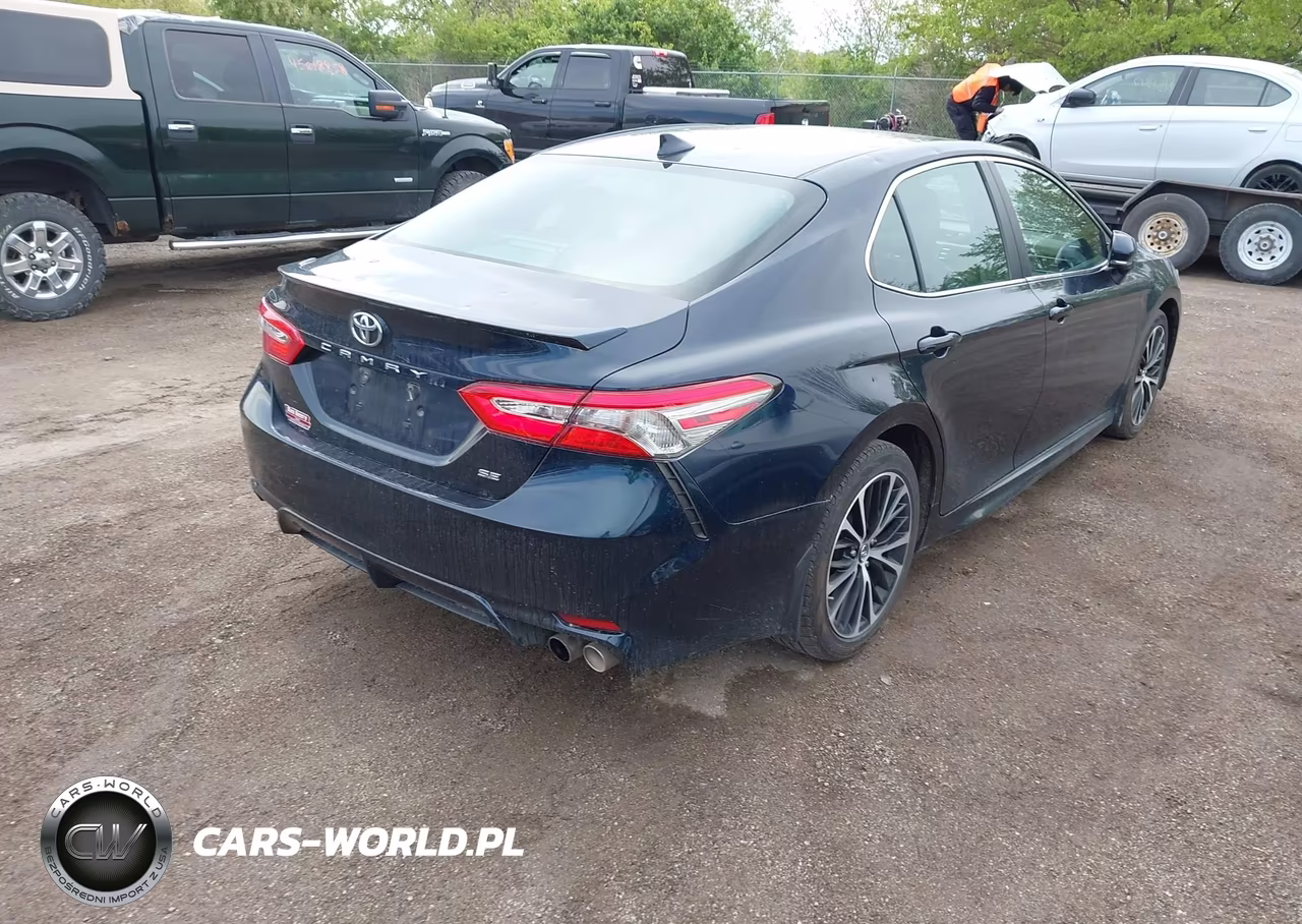 2019 Toyota Camry Se VIN:4T1B11HK2KU824817 - 4