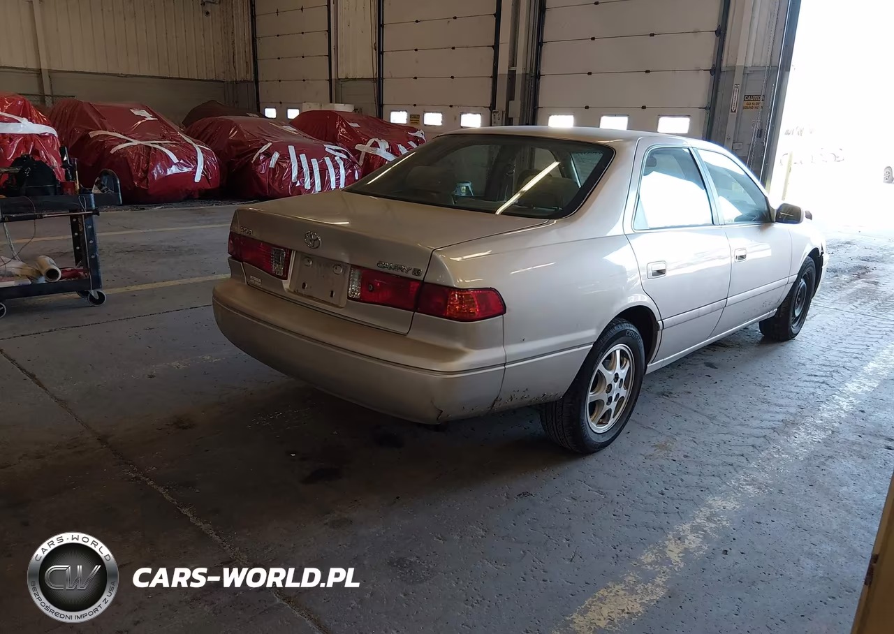 2000 Toyota Camry Le VIN:JT2BG22K1Y0510151 - 4