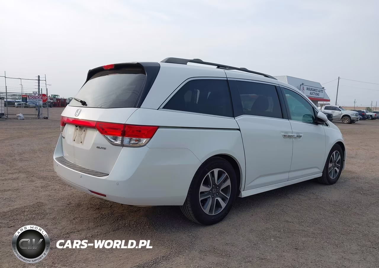 2015 Honda Odyssey Touring-Touring Elite VIN:5FNRL5H93FB076398 - 4