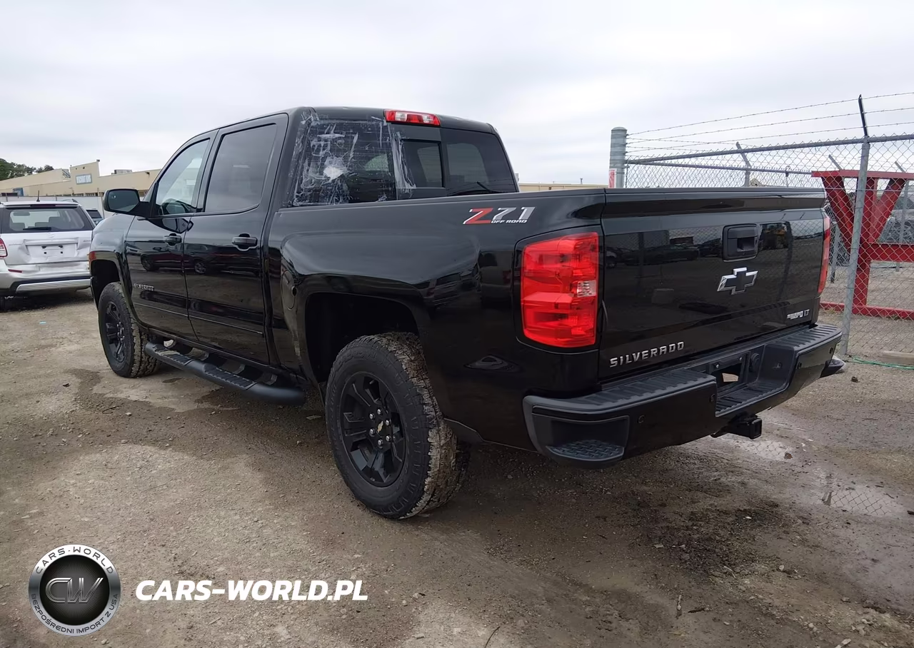 2018 Chevrolet Silverado 1500 2Lt VIN:3GCUKREC4JG344687 - 3