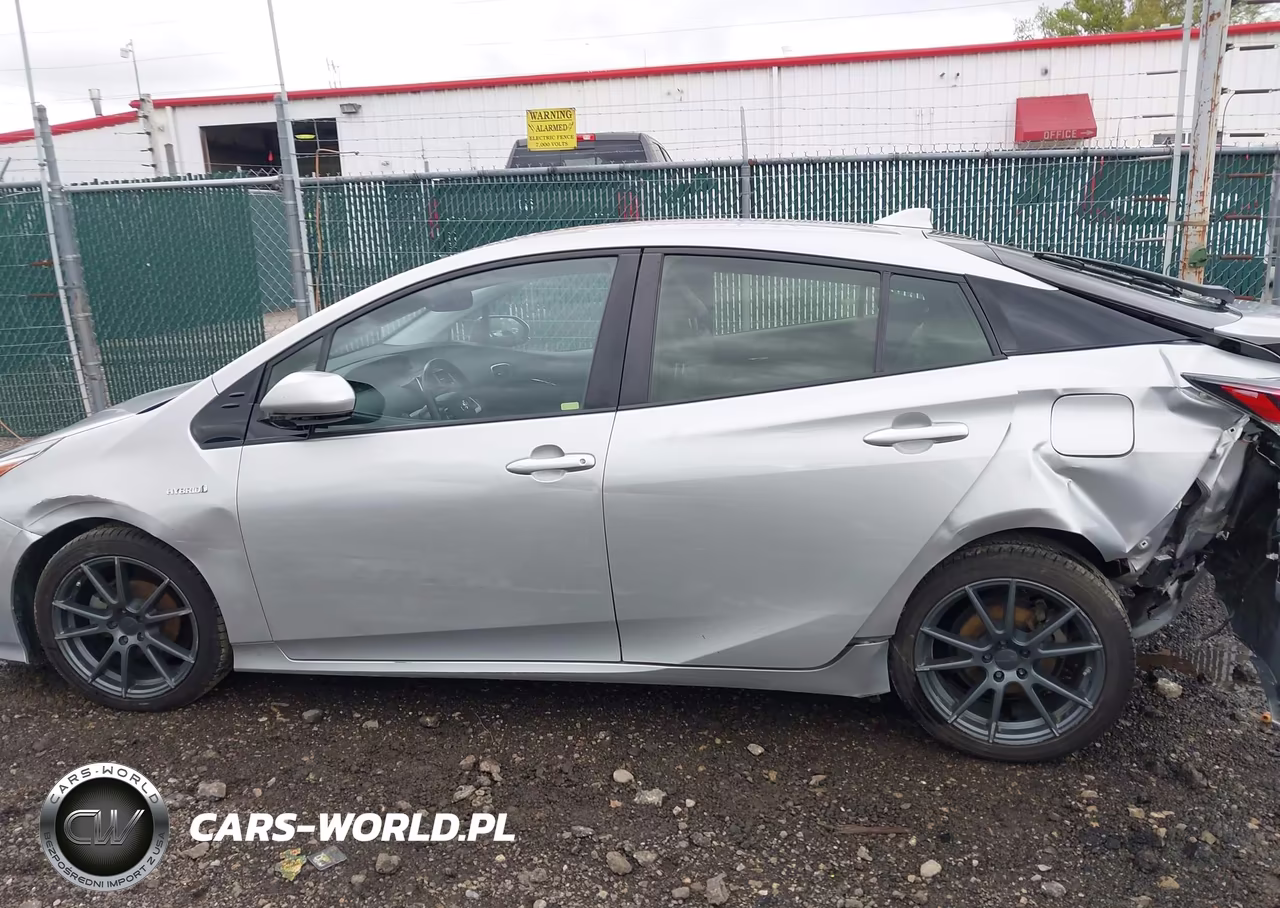 2017 Toyota Prius Four Touring VIN:JTDKARFU6H3533064 - 15
