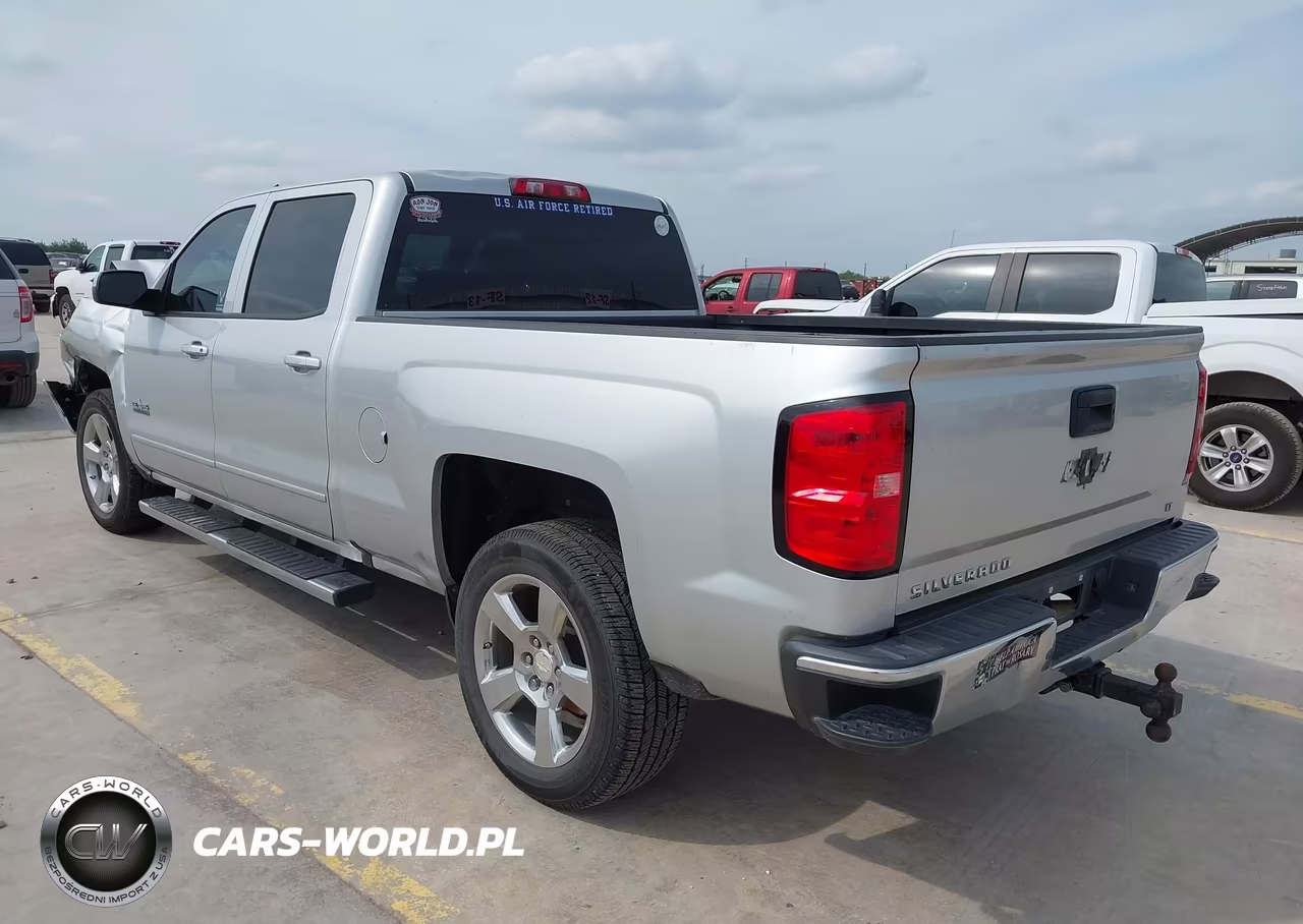 2018 Chevrolet Silverado 1500 1Lt VIN:3GCPCREC2JG370943 - 3