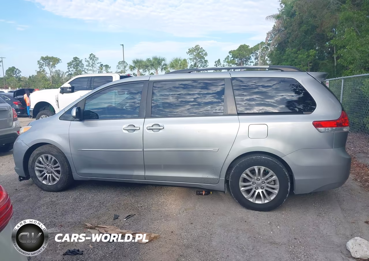 2013 Toyota Sienna Xle V6 8 Passenger VIN:5TDYK3DC8DS343516 - 14