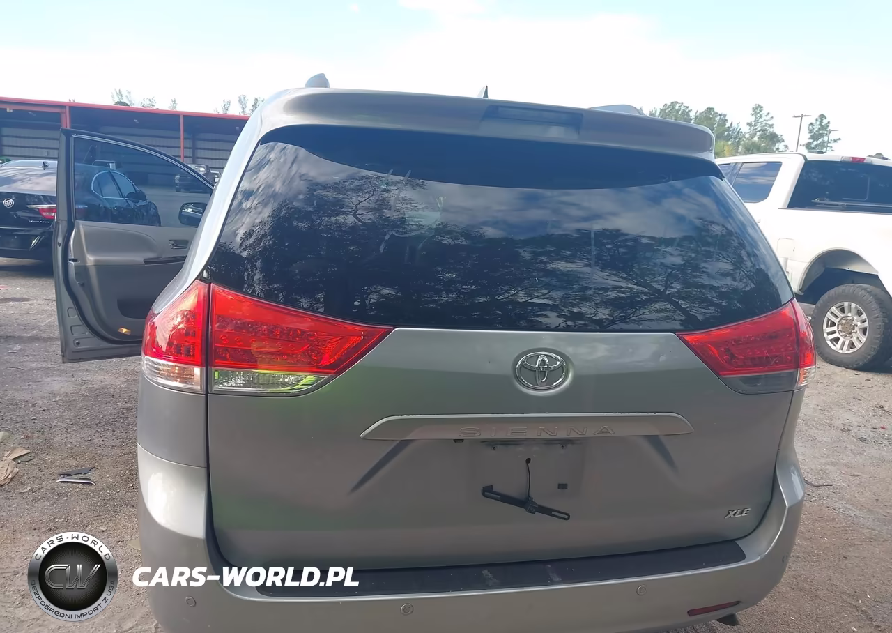 2013 Toyota Sienna Xle V6 8 Passenger VIN:5TDYK3DC8DS343516 - 16