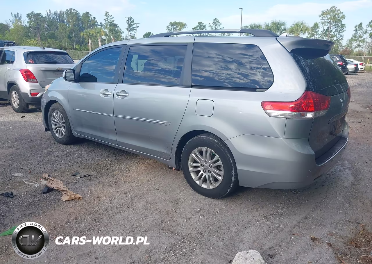 2013 Toyota Sienna Xle V6 8 Passenger VIN:5TDYK3DC8DS343516 - 3