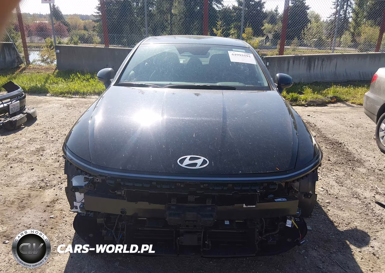 2026 Hyundai Sonata Hybrid Blue VIN:KMHL24JJXTA148656 - 13