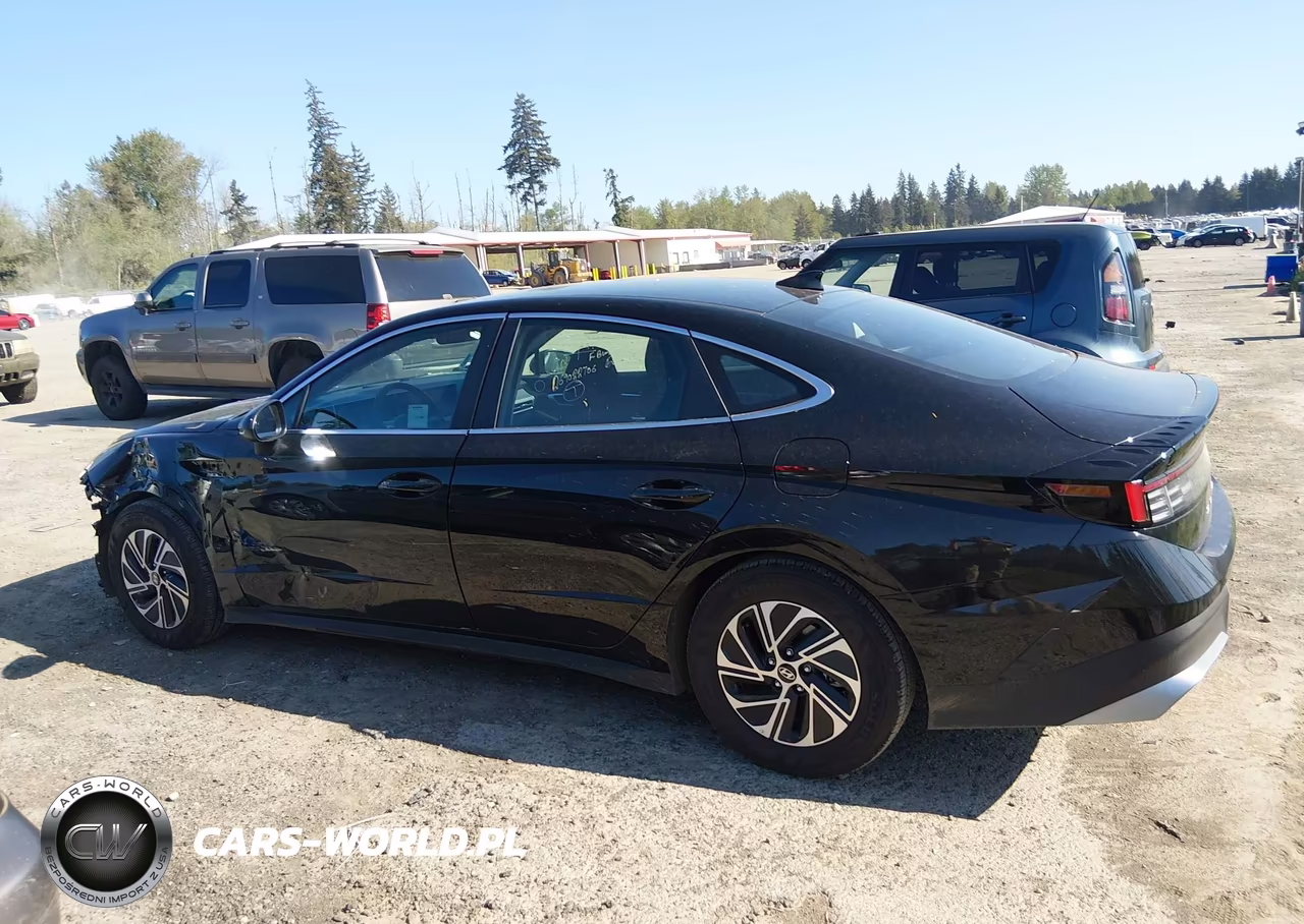 2026 Hyundai Sonata Hybrid Blue VIN:KMHL24JJXTA148656 - 15