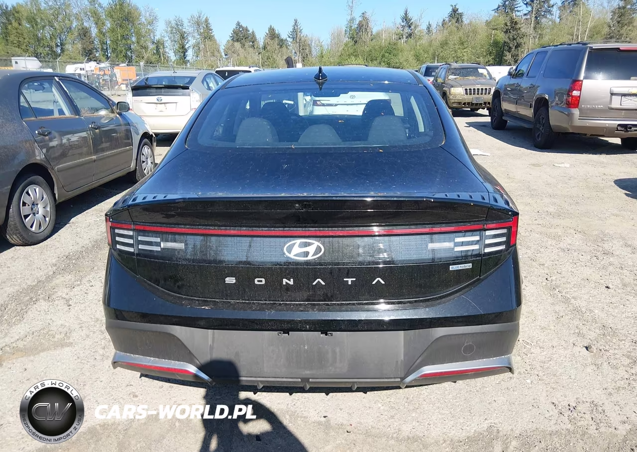 2026 Hyundai Sonata Hybrid Blue VIN:KMHL24JJXTA148656 - 17