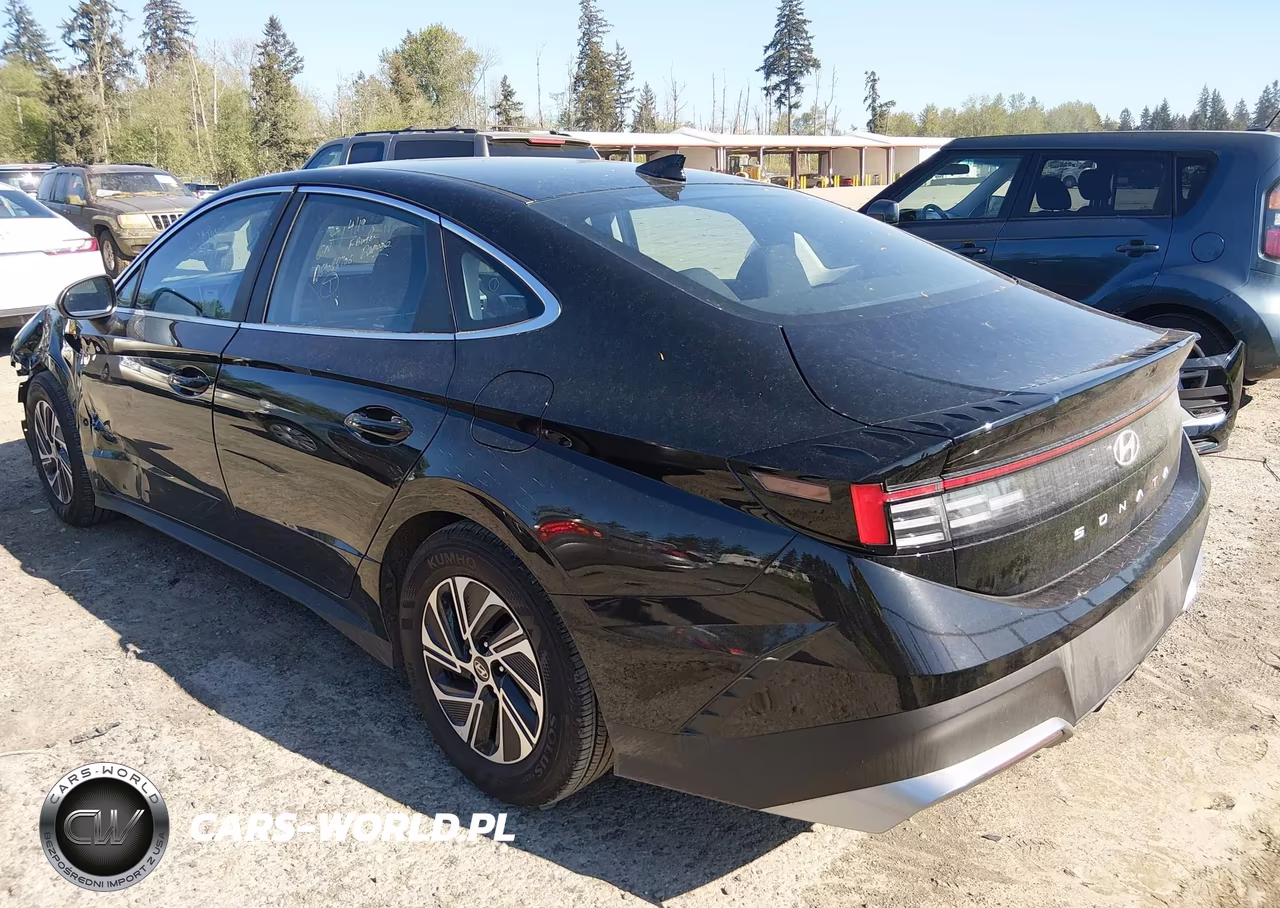 2026 Hyundai Sonata Hybrid Blue VIN:KMHL24JJXTA148656 - 3