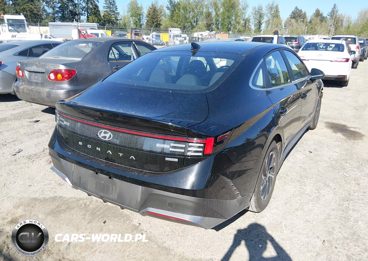 2026 Hyundai Sonata Hybrid Blue VIN:KMHL24JJXTA148656 - 4