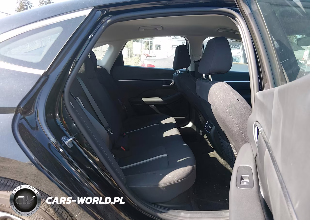 2026 Hyundai Sonata Hybrid Blue VIN:KMHL24JJXTA148656 - 8