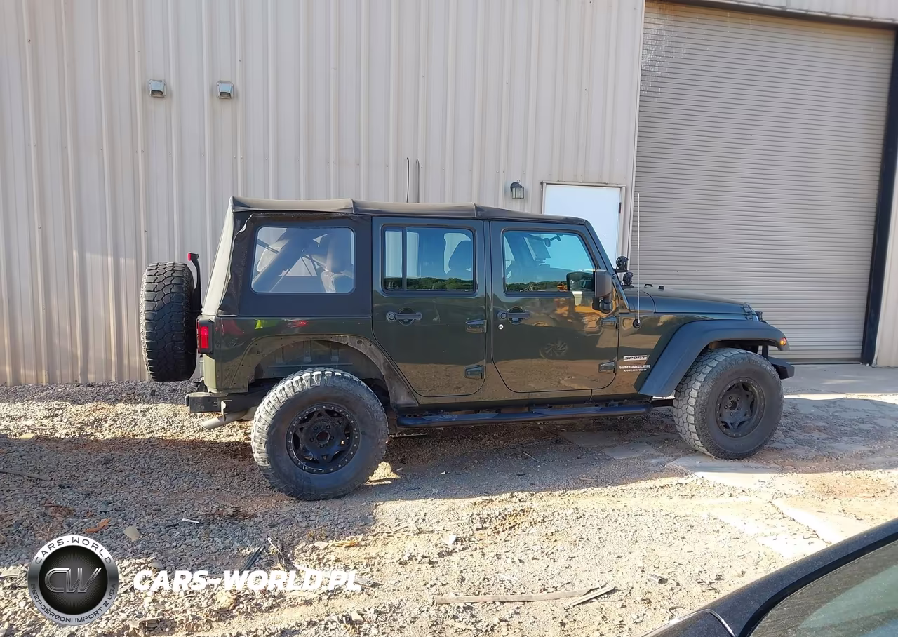2016 Jeep Wrangler Unlimited Sport VIN:1C4BJWDG0GL114122 - 14