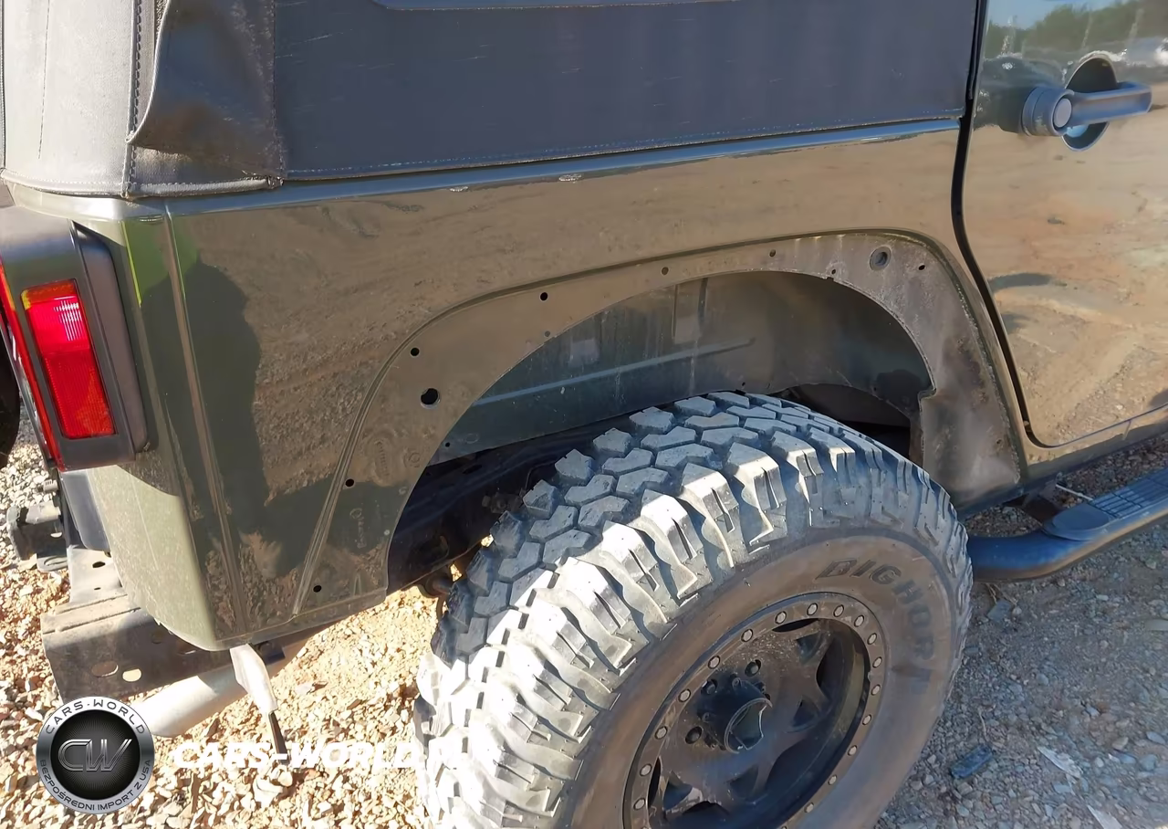 2016 Jeep Wrangler Unlimited Sport VIN:1C4BJWDG0GL114122 - 6