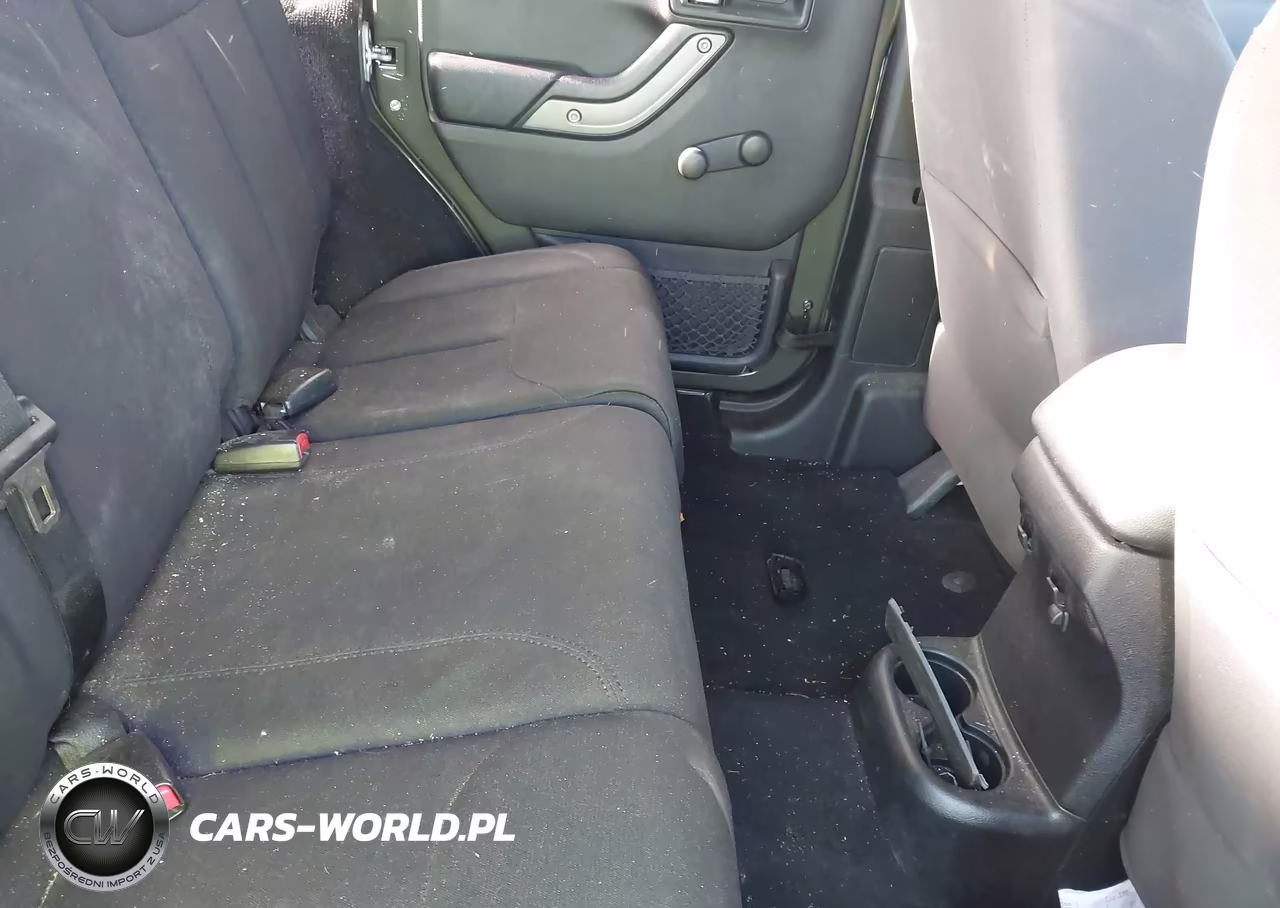 2016 Jeep Wrangler Unlimited Sport VIN:1C4BJWDG0GL114122 - 8