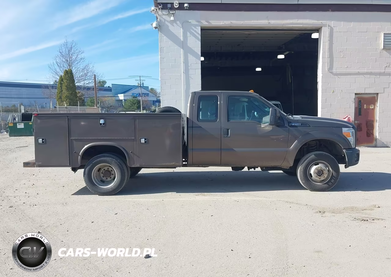 2015 Ford F-350 Chassis Xl VIN:1FD8X3H67FED11229 - 13