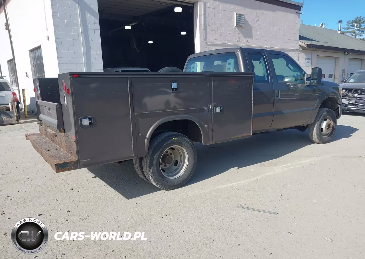 2015 Ford F-350 Chassis Xl VIN:1FD8X3H67FED11229 - 4