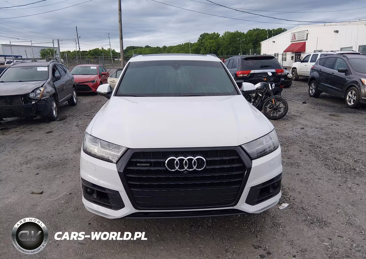 2018 Audi Q7 3.0T Premium VIN:WA1VAAF7XJD035470 - 12