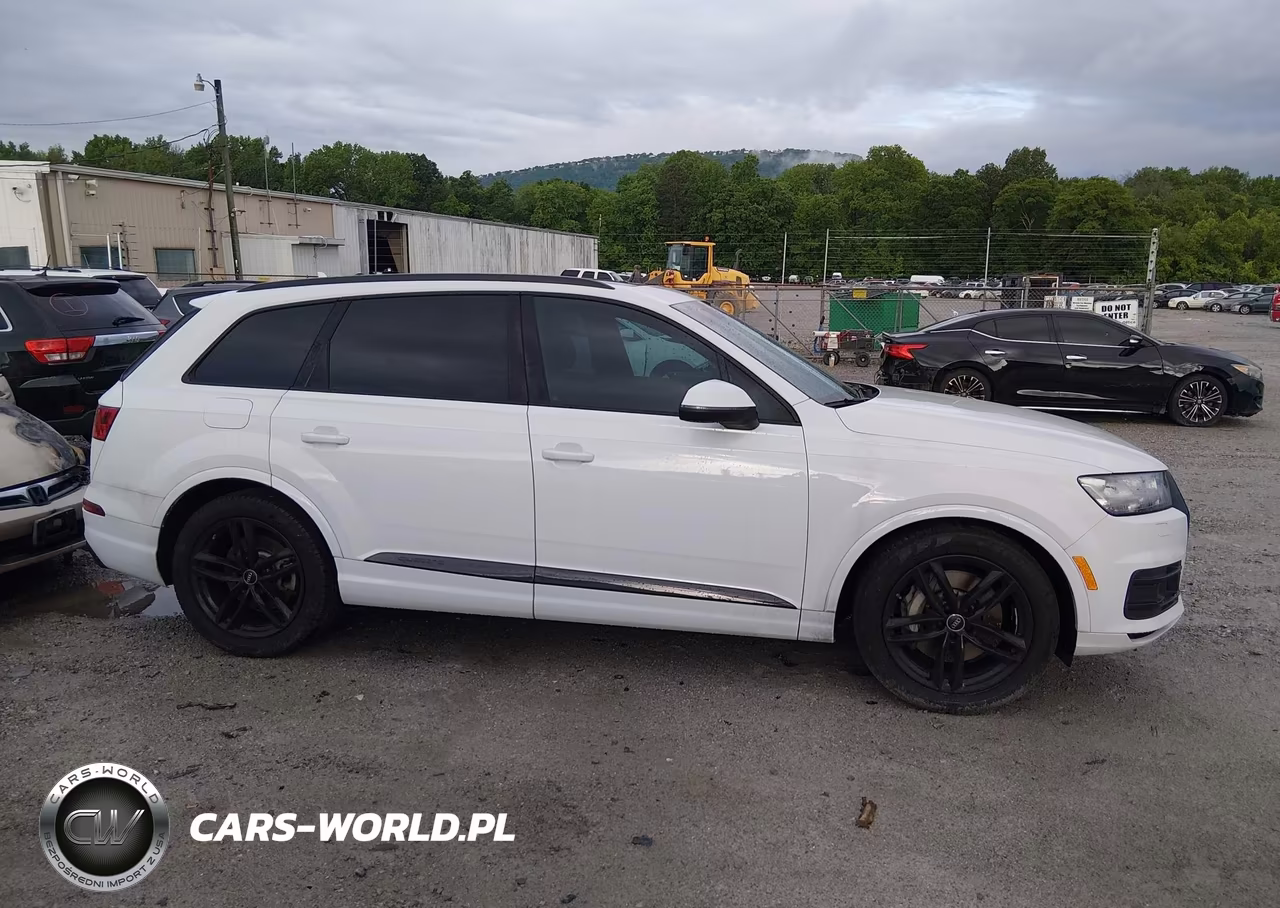 2018 Audi Q7 3.0T Premium VIN:WA1VAAF7XJD035470 - 13
