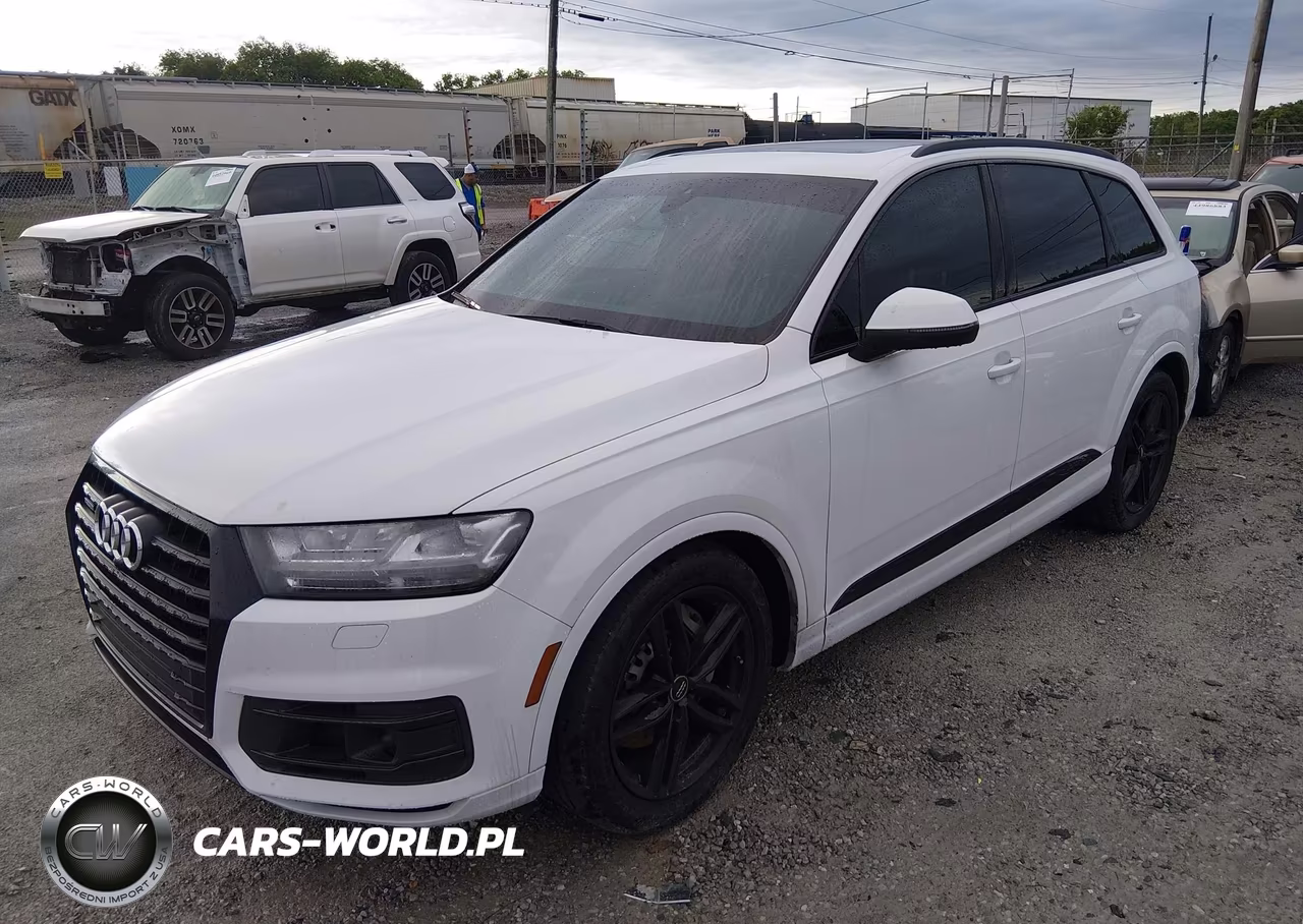 2018 Audi Q7 3.0T Premium VIN:WA1VAAF7XJD035470 - 2