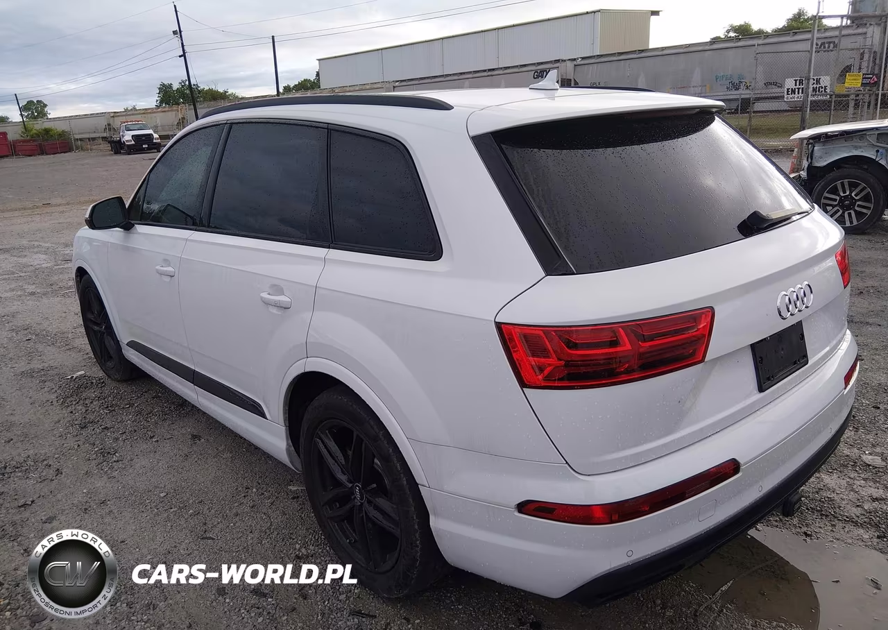 2018 Audi Q7 3.0T Premium VIN:WA1VAAF7XJD035470 - 3